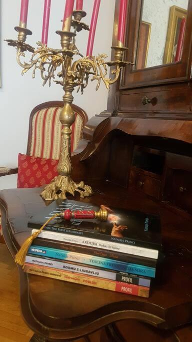 Writer's In An Unique District Apartma